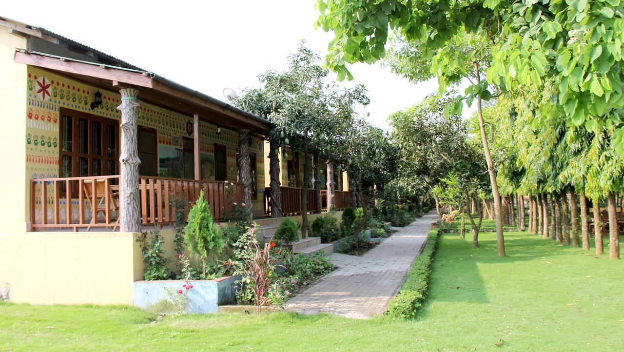 Rhino Land Jungle Lodge Саураха Экстерьер фото